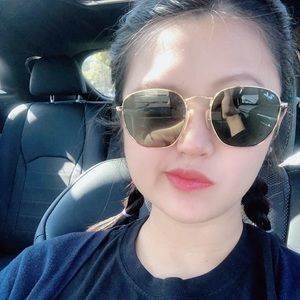 Meet your Posher, Sijia